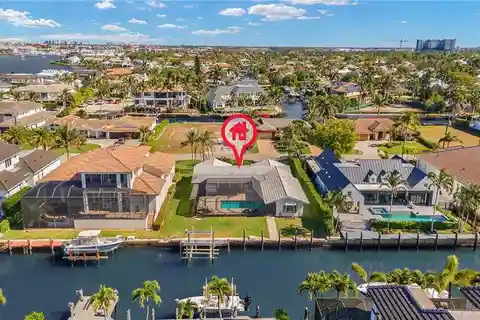 A Slice of Paradise with Easy Gulf Access