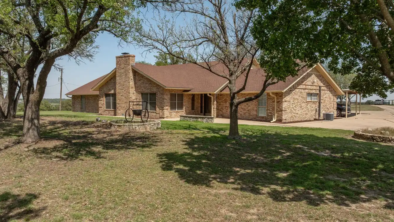 Exceptional 20 Acre Property