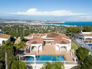 Stunning Villa in Exclusive Costa Nova Panorama