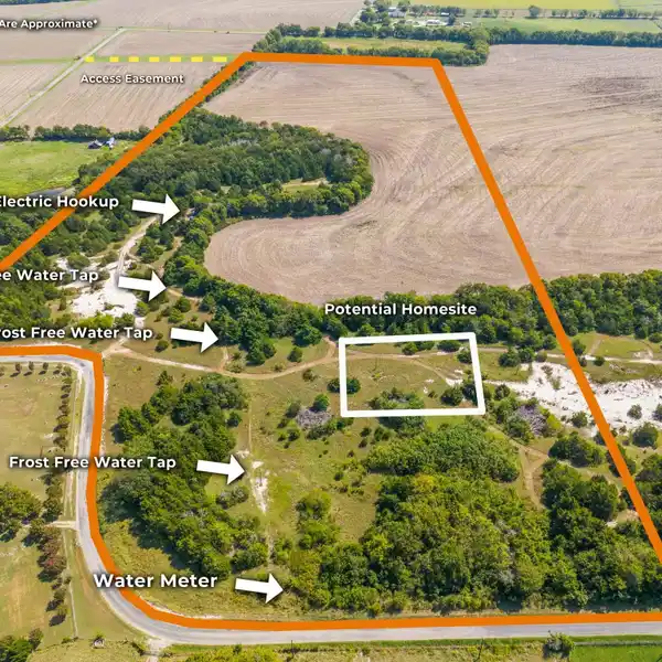 NATURE LOVER’S PARADISE WITH MILES OF WINDING TRAILS