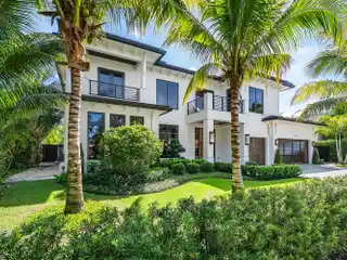 Extraordinary Living in Carriage Hill