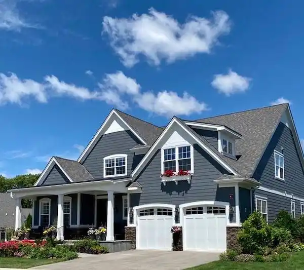 FANTASTIC HOME IN AN UPSCALE COMMUNITY