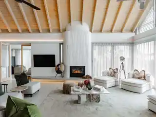 Beautiful Blend of Classic Comfort with Modern Features