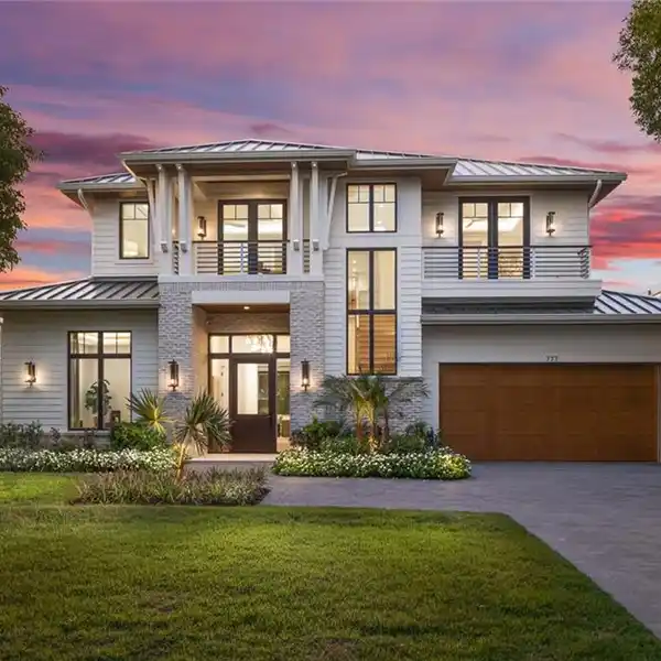SOPHISTICATED NEW CONSTRUCTION IN OLD NAPLES