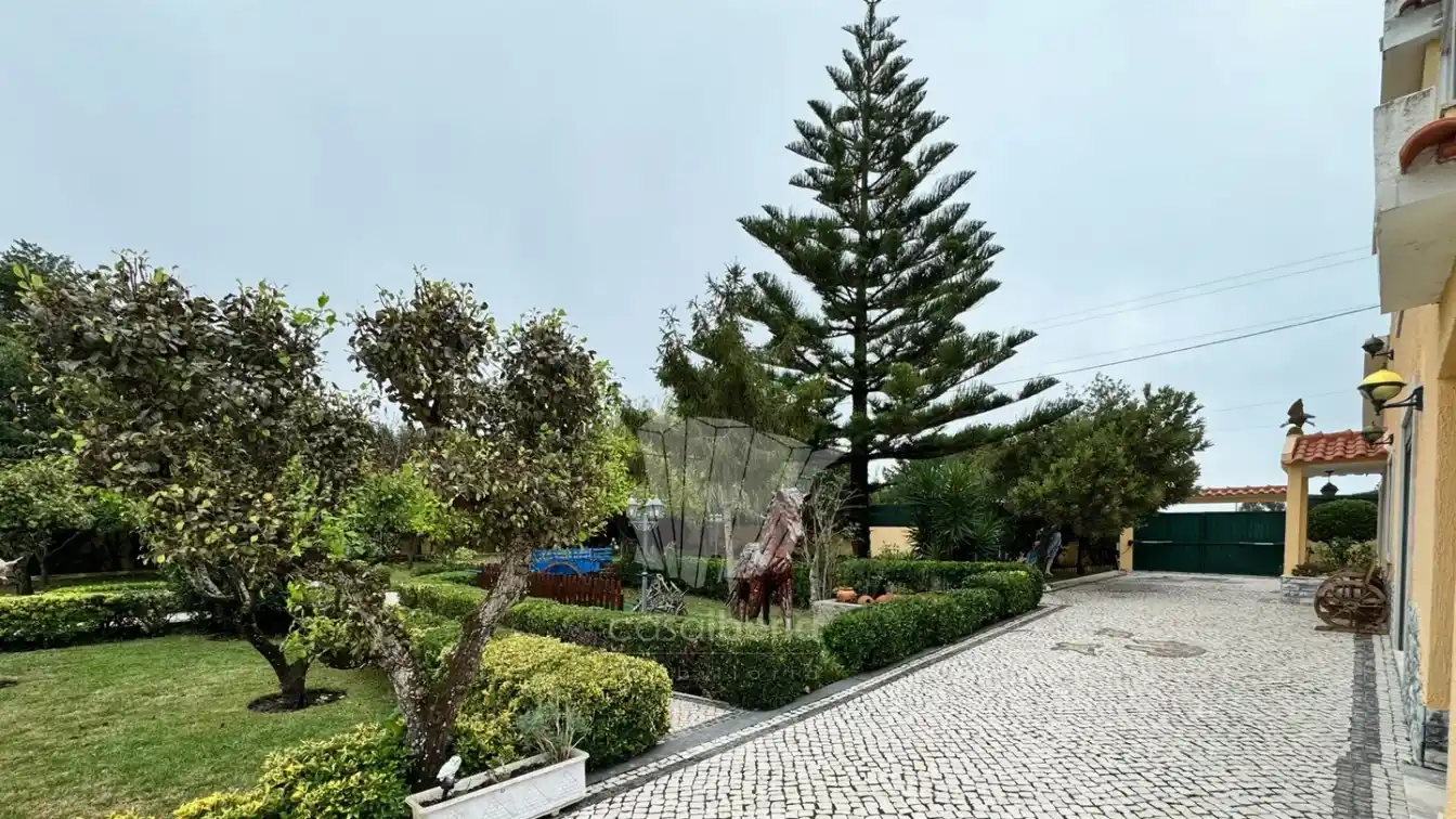 Stunning Three-bed Villa Is Sintra Splendor