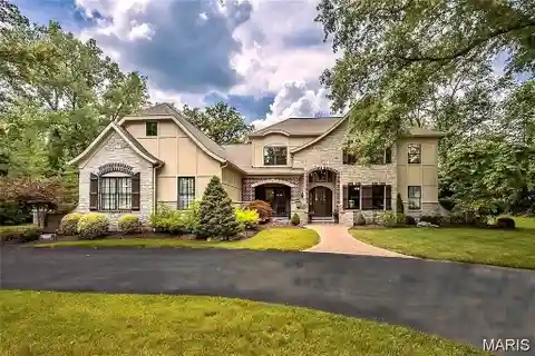 Casual Elegance on a Picturesque Acre