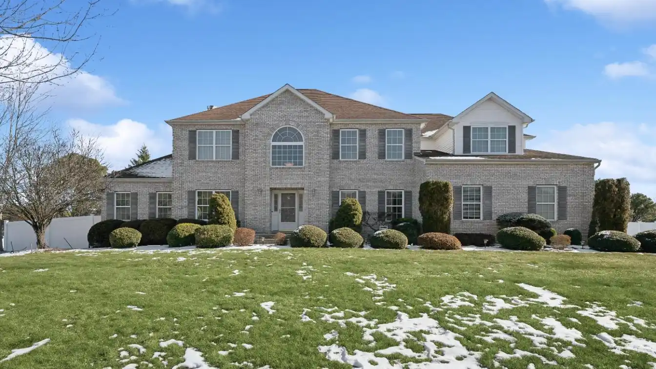 Beautiful Brick Front Colonial in Dynasty Estates