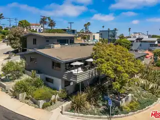 Exceptional Residence in the Hills of Playa Del Rey