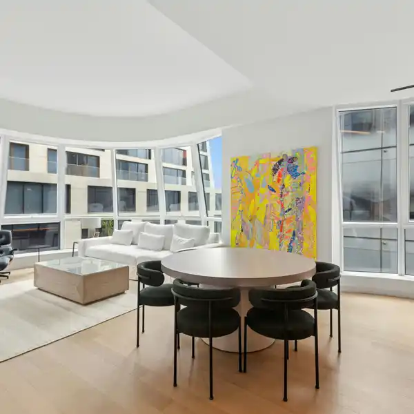 TRIPLE MINT CONDO AT LANTERN HOUSE