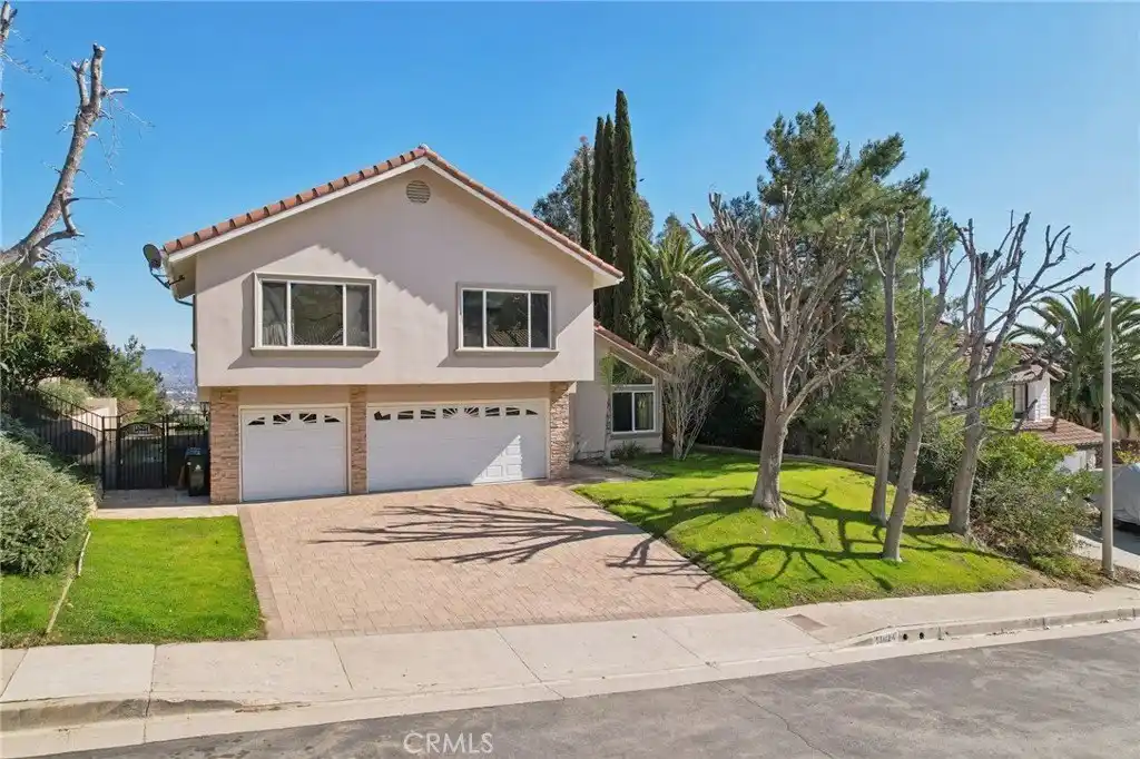 View Property in Prestigious Granada Hills