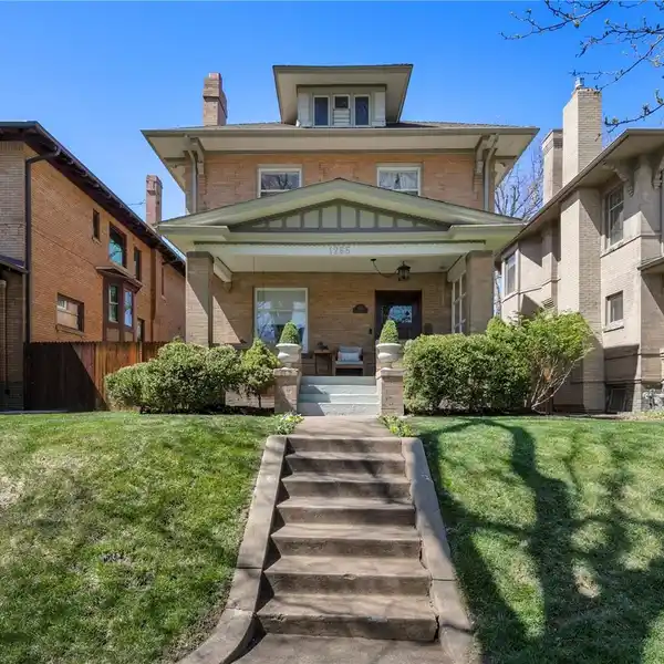 STATELY HISTORIC DENVER SQUARE