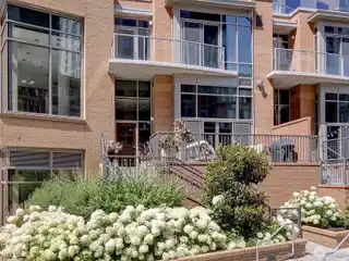 Remodeled Downtown Bellevue Townhome with Elevator