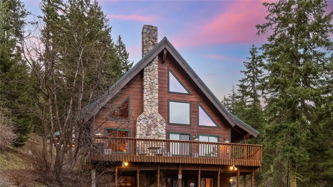 Picturesque Custom Lodge Above Lake Cle Elum