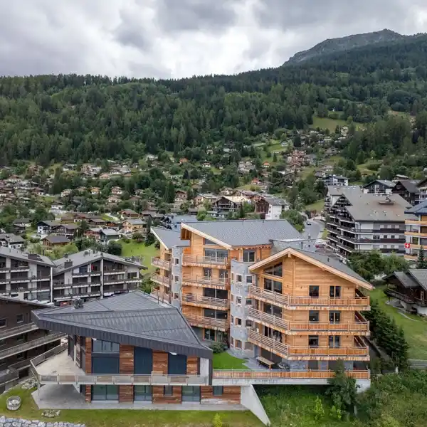 LUXURY SWISS ALPS RETREAT WITH STUNNING VIEWS