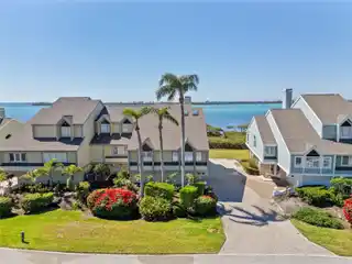 Exceptional Residence in Tidy Island