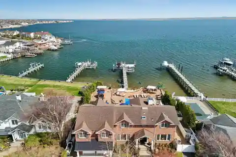 Breathtaking Bayfront Colonial Retreat