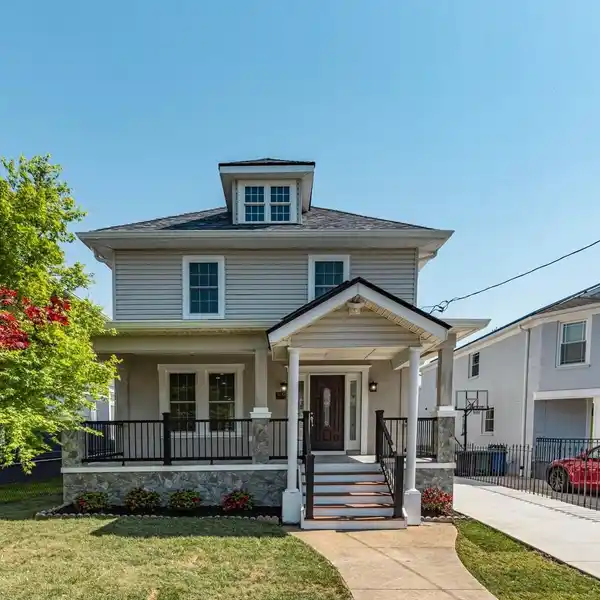 SPACIOUS AND STYLISH CRAFTSMAN