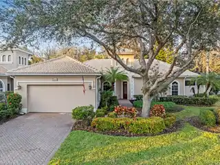 Exquisite Villa in Prestigious Olde Cypress