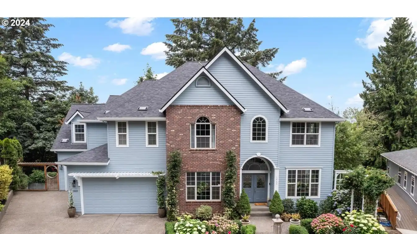 Beautiful Home in a Picture-perfect Setting