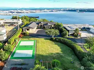 Exceptional Views Above the Sound