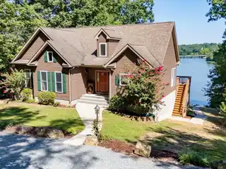 Charming Ranch-Style Home in Serene Lake Anna