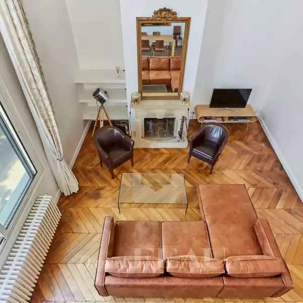 ARTIST'S STUDIO BATHED IN SUNSHINE