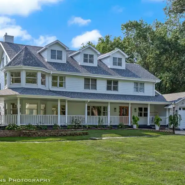 STUNNING MODERN FARMHOUSE WITH LUXE MULTIGENERATIONAL DESIGN
