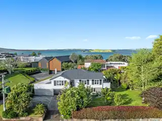 Sun-Drenched Family Haven with 1960s Charm