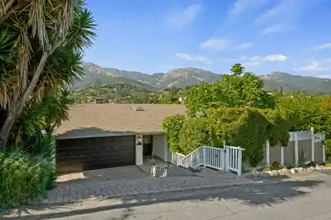Versatile Property with Unobstructed Panoramic Mountain Views