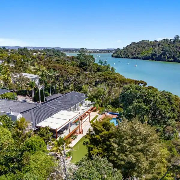 EXCLUSIVE WATERFRONT LIVING IN GREENHITHE