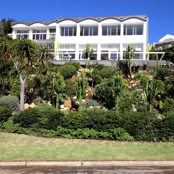 IMMACULATE PROPERTY WITH BREATHTAKING VIEWS