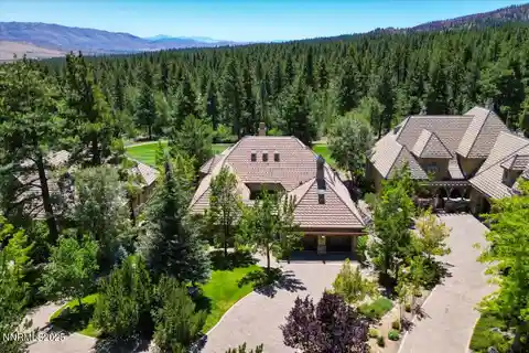 Single-Story Cottage Overlooking the Fairway