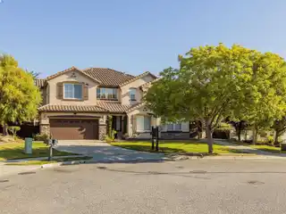 Desirable Silver Oak Estate Home
