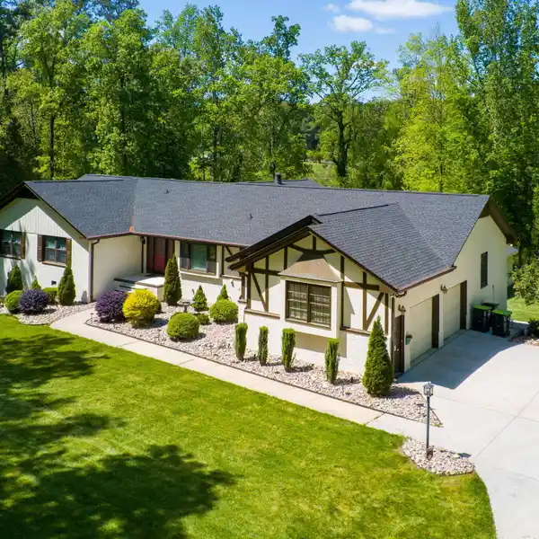 ONE-FLOOR LIVING IN DESIRABLE FOXCROFT