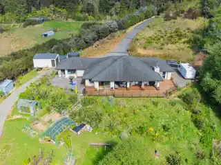 East-Facing Estate Enjoys Stunning Natural Views