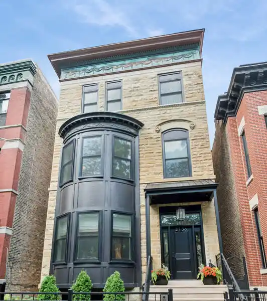 NEW HOME IN THE HEART OF LINCOLN PARK