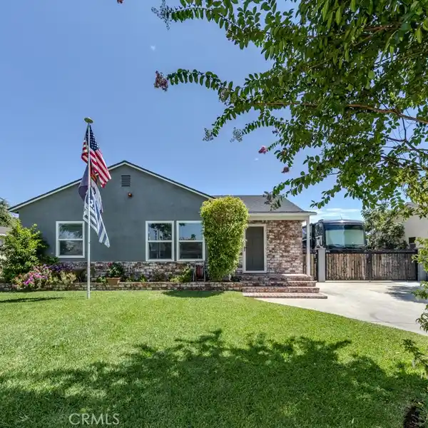 RARE DUAL-LIVING OPPORTUNITY IN WEST COVINA