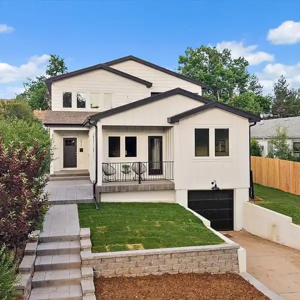 INVITING URBAN CONTEMPORARY HOME