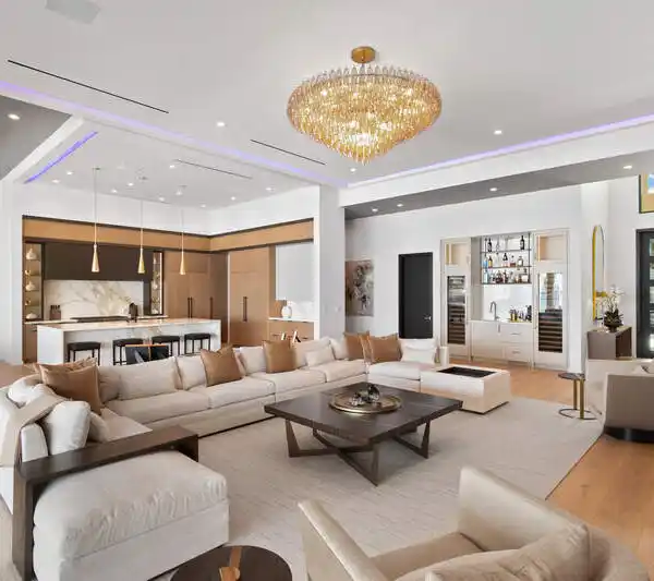 EXTRAORDINARY TURNKEY GULF HARBOUR RESIDENCE