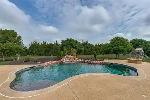 Refined and Luxurious Estate