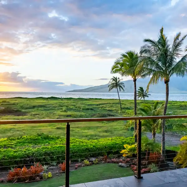 ARCHITECTURAL MASTERPIECE WITH SEAMLESS OCEANFRONT LIVING