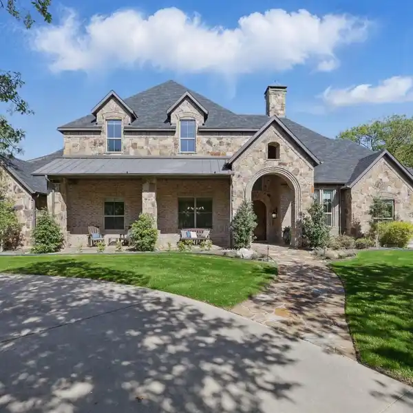 FARMHOUSE BLISS IN DOUBLE OAK