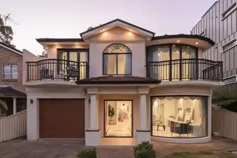 Grand Proportions with Contemporary Refinement