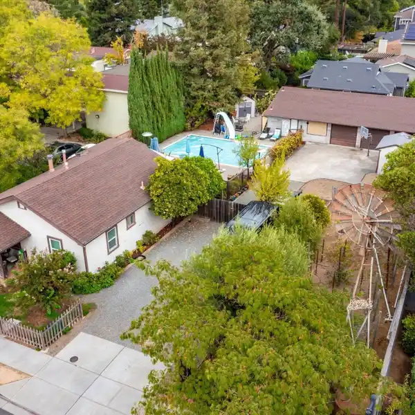 CHARMING RESIDENCE WITH GREAT POTENTIAL