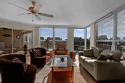 Inviting Unit with Breathtaking Canal Views