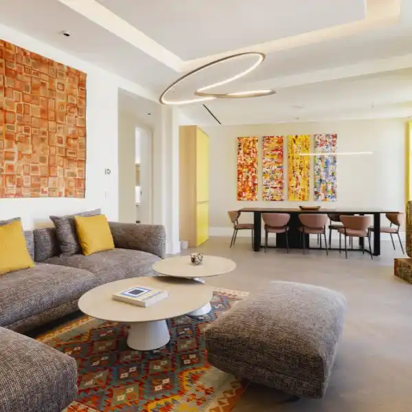 ELEGANT AND COMFORTABLE APARTMENT ON ICONIC AVENIDA ALMIRANTE REIS