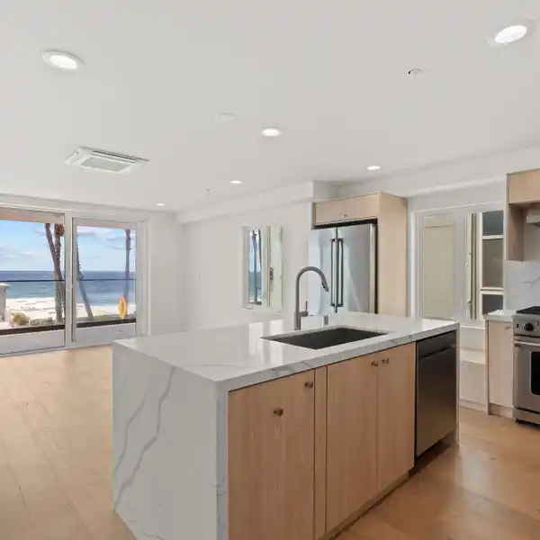 BRAND-NEW MODERN BEACH PROPERTY ON ICONIC PACIFIC STREET