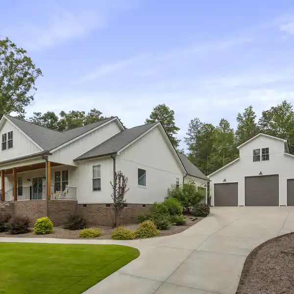 SPACIOUS MODERN HOME PERFECT FOR ENTERTAINING