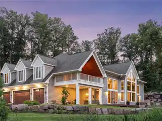 Lake Living at Its Absolute Finest