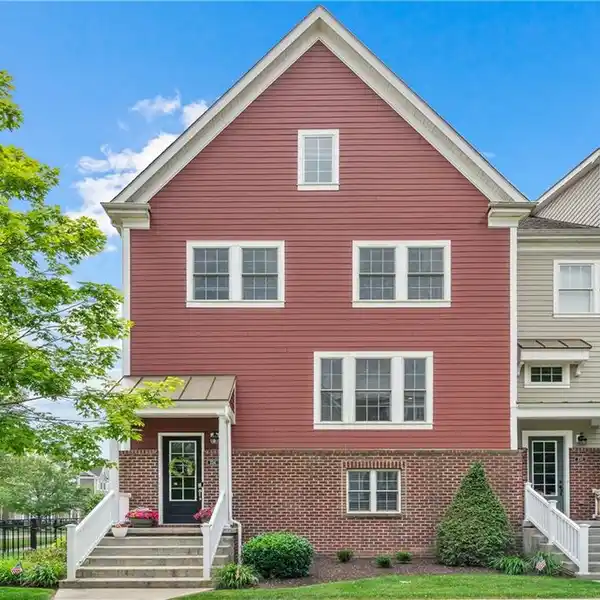 UPGRADED HOME IN AWARD-WINNING EDGEWATER